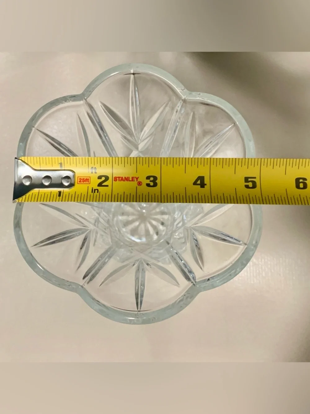 🔍Crystal Cut Glass Flared Vase – Elegant Scalloped Rim Floral Vase